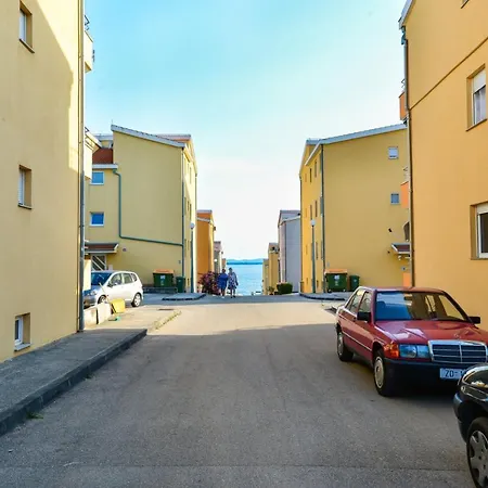 Apartment Oliver Near Nice Beach In Kozino Appartamento *