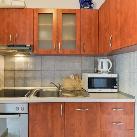Apartment Oliver Near Nice Beach In Kozino Kožino