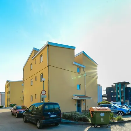 Apartment Oliver Near Nice Beach In Kozino * Kožino