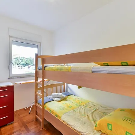 Apartment Oliver Near Nice Beach In Kozino Appartamento