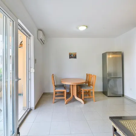 Apartment Apartment Oliver Near Nice Beach In Kozino Kozino