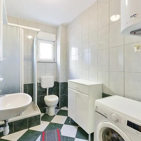 Apartment Oliver Near Nice Beach In Kozino